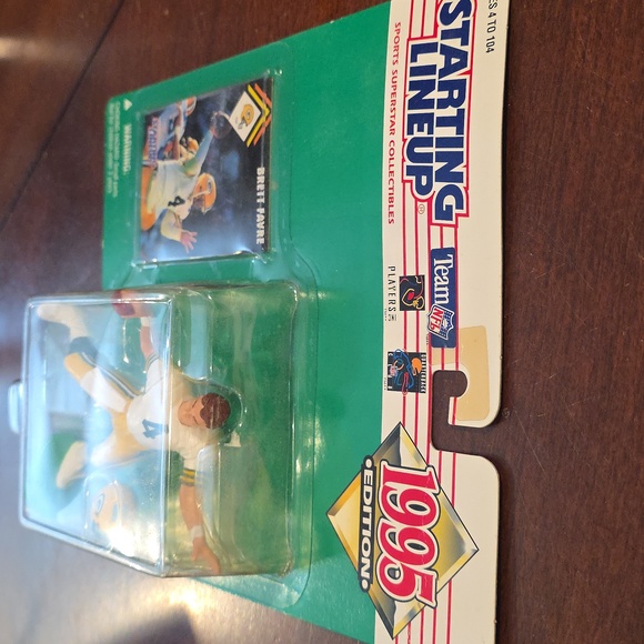Starting Lineup 1995 Edition Brett Favre Action Figure - Picture 4 of 7